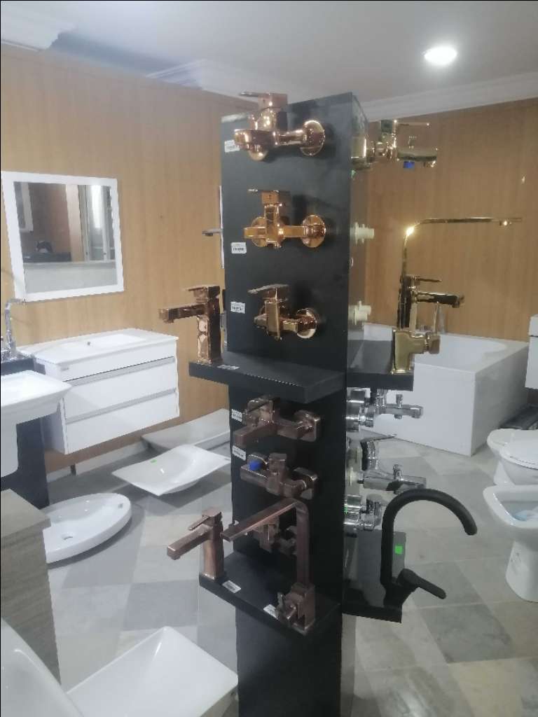 Vasque/cuvette/évier/meuble/cabine de douche/paroi....ext