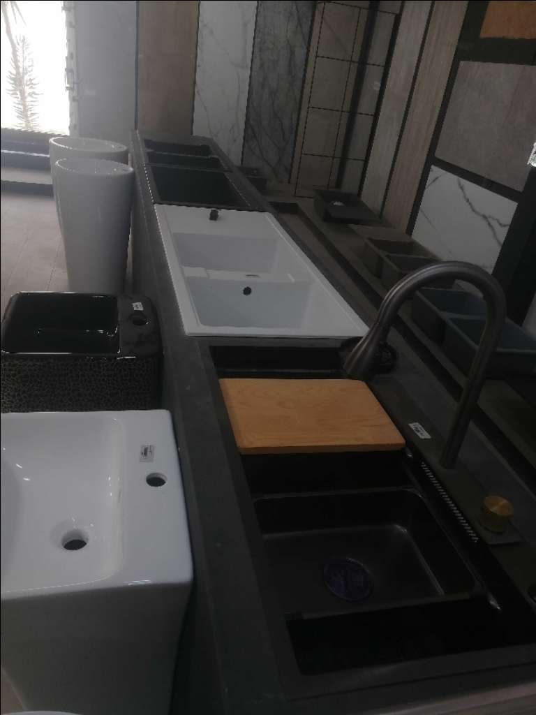 Vasque/cuvette/évier/meuble/cabine de douche/paroi....ext