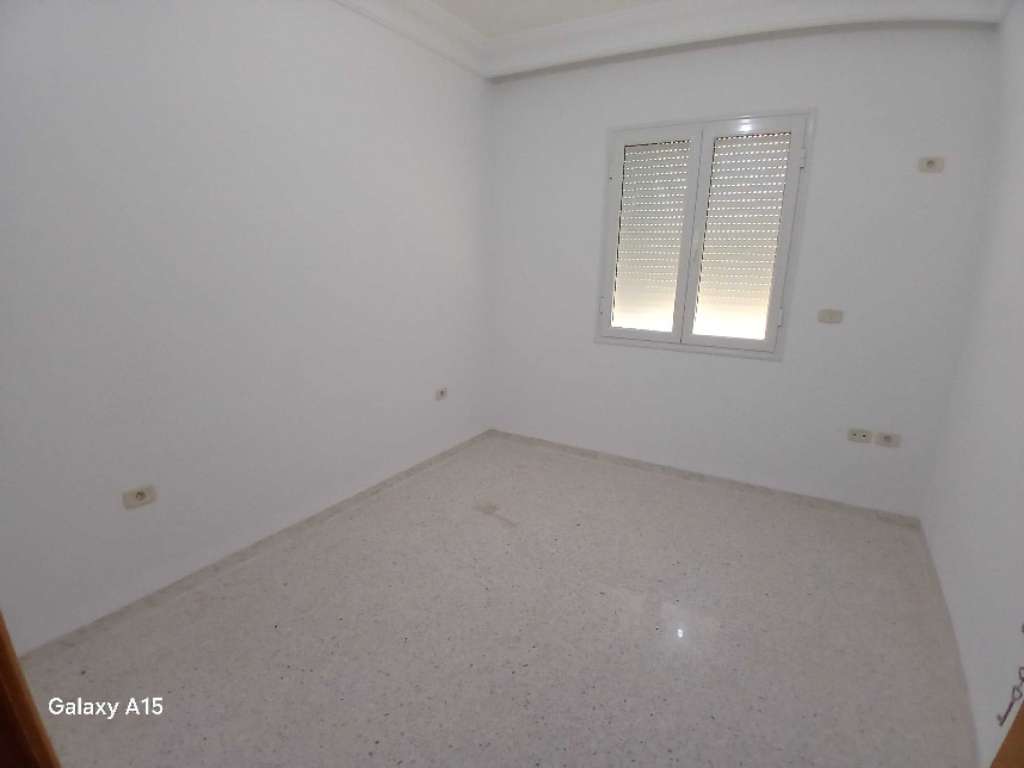 A louer appartement S+2 au premier étage lieu akouda zone bien sécurisé