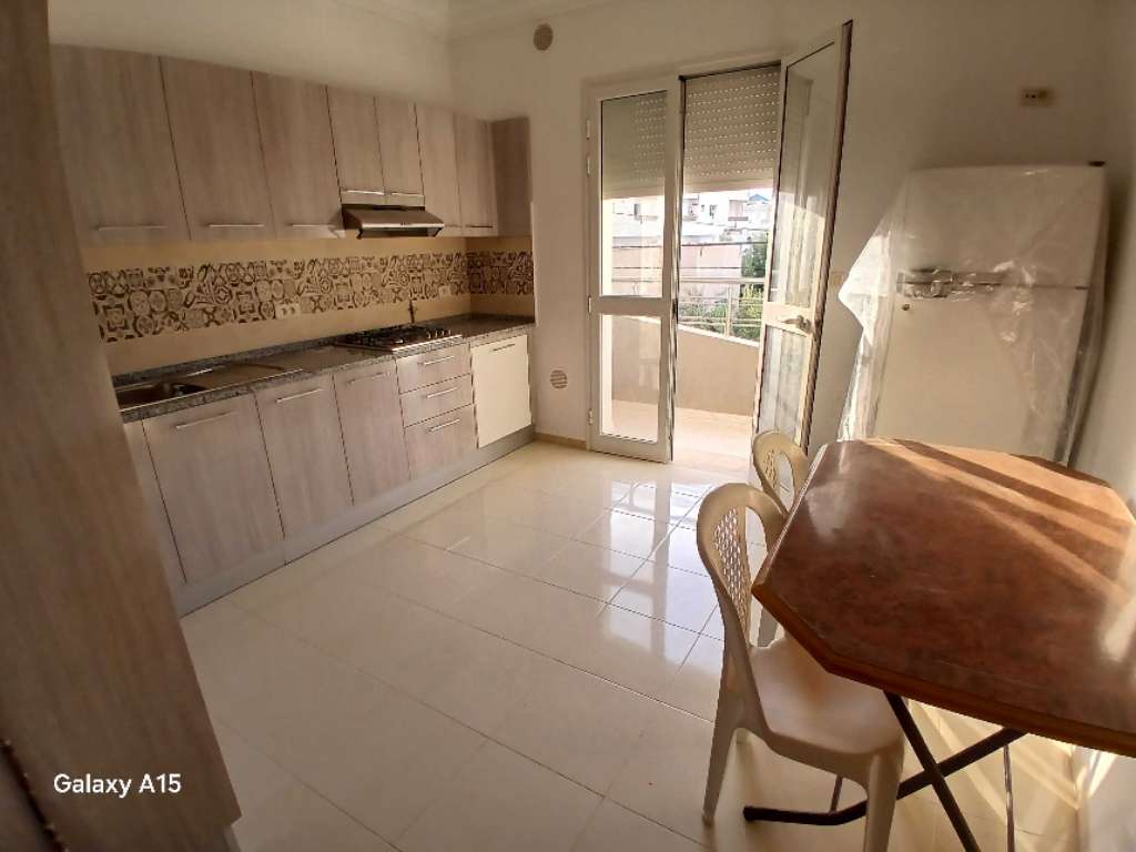A louer appartement S+2 au premier étage lieu akouda zone bien sécurisé