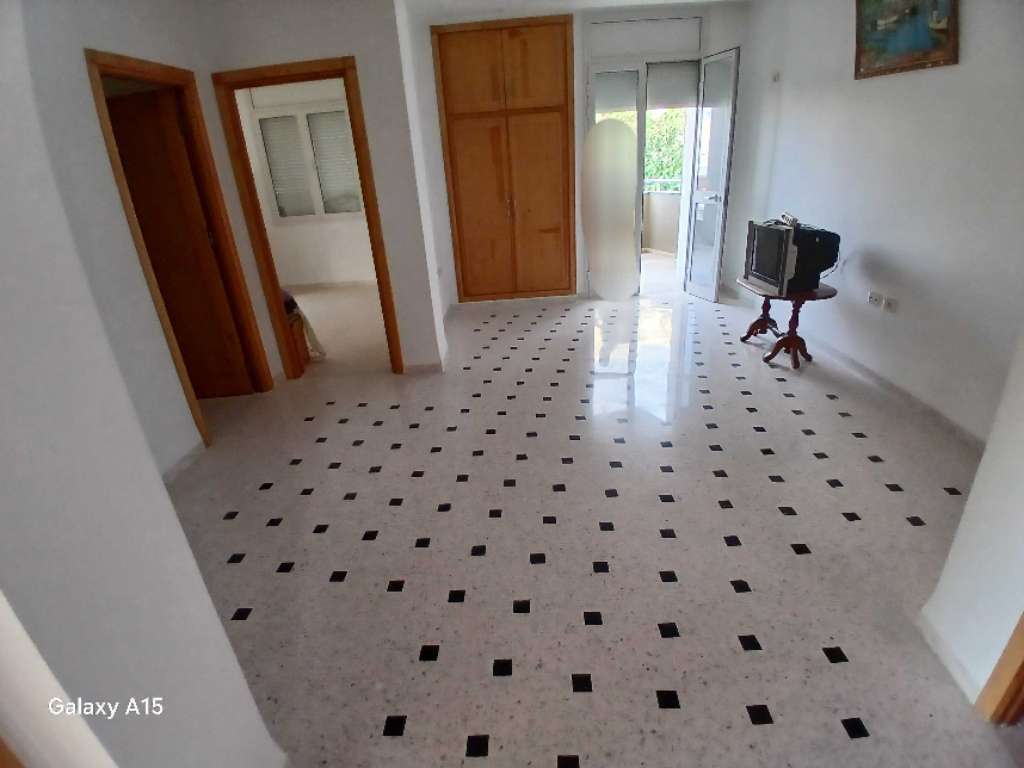 A louer appartement S+2 au premier étage lieu akouda zone bien sécurisé