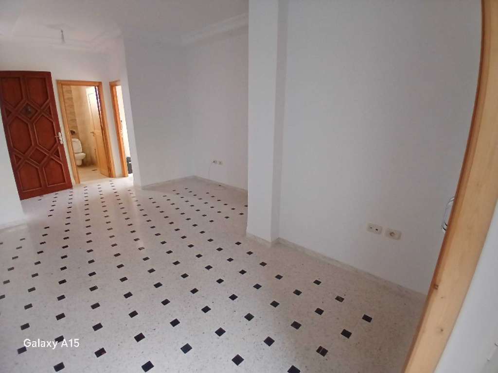 A louer appartement S+2 au premier étage lieu akouda zone bien sécurisé