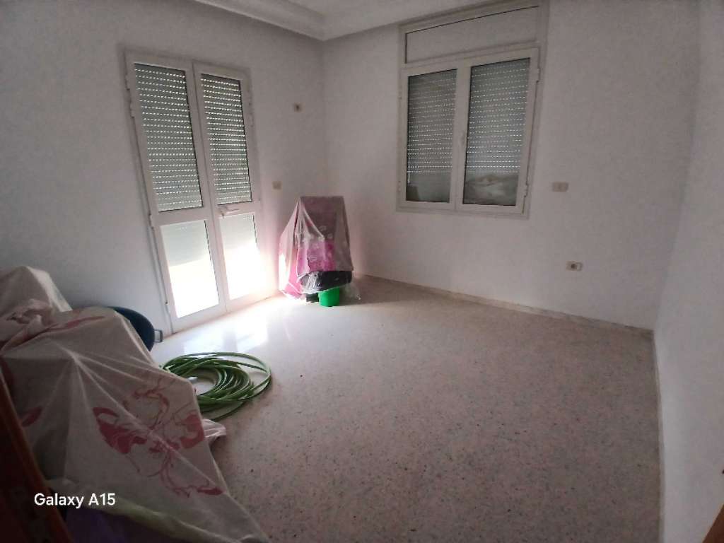 A louer appartement S+2 au premier étage lieu akouda zone bien sécurisé
