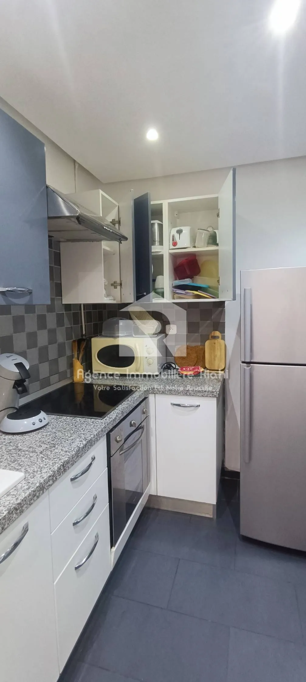 À LOUER (Courte Durée) – Appartement S+2 Meublé Pied dans l’Eau à Hammam Sousse
