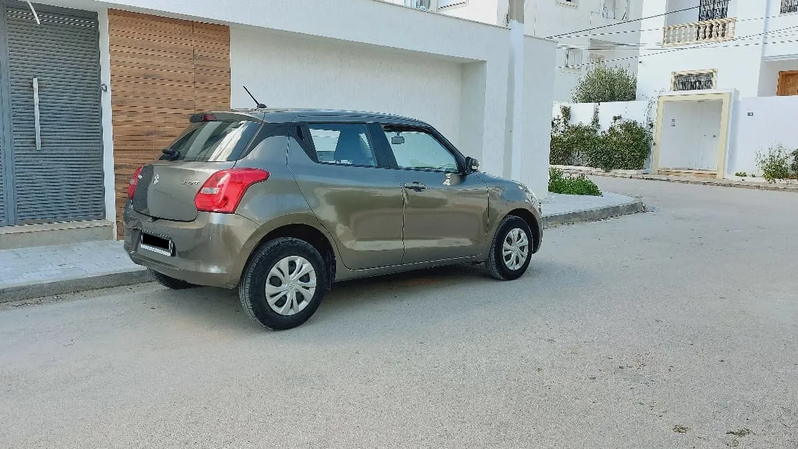 suzuki swift jamais repeinte 5 CV 4 cylindres 23228201