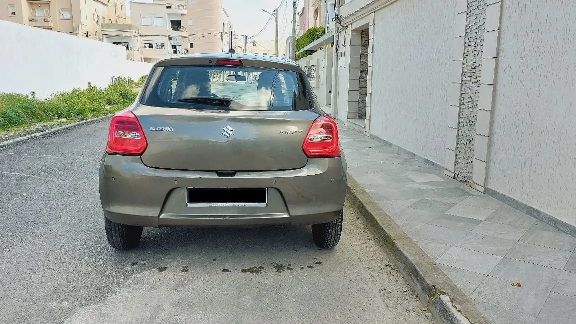 suzuki swift jamais repeinte 5 CV 4 cylindres 23228201