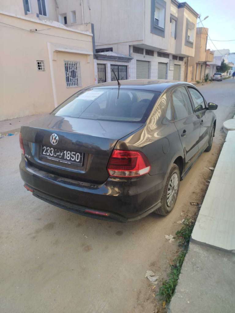 POLO SEDAN
