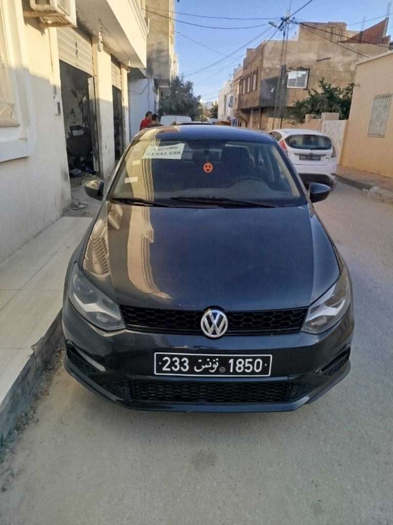 POLO SEDAN