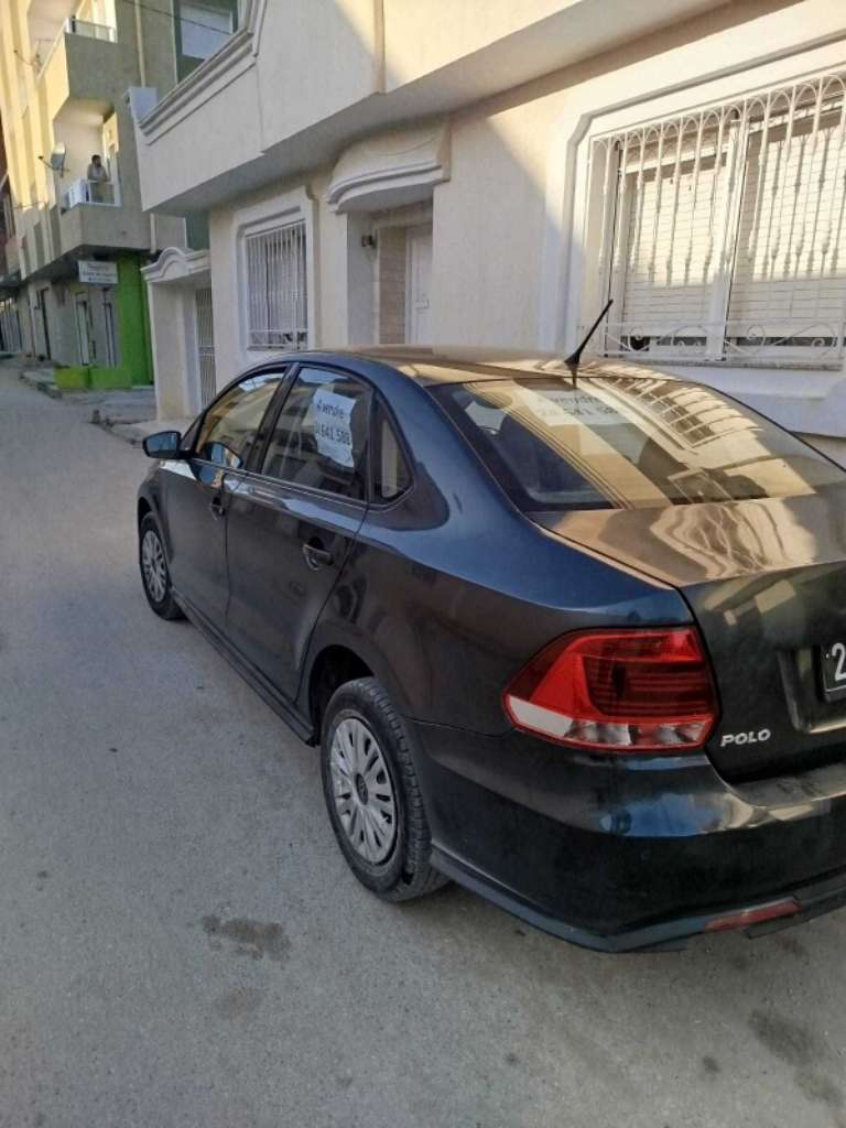 POLO SEDAN