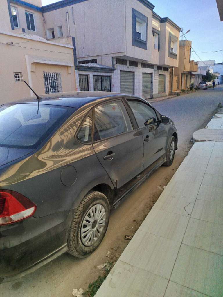 POLO SEDAN