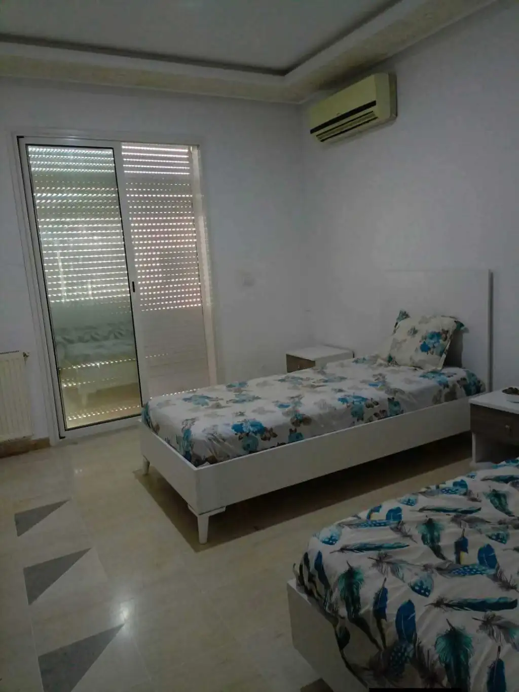 Apprt S2 meuble a sahloul rue yacer Arafat