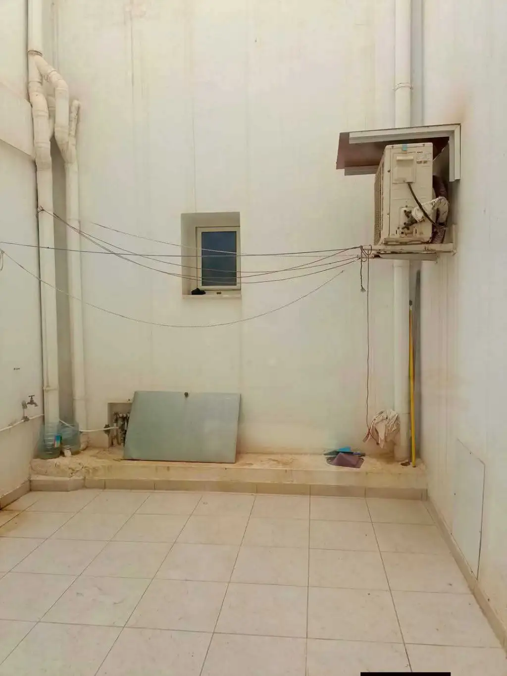 Apprt S2 meuble a sahloul rue yacer Arafat