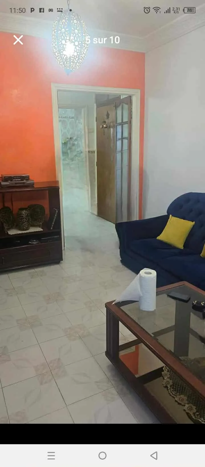 un appartements s+3 au 2éme étage (sans ascenseur) a vendre a Khaznadar Bardo Prés de Poste