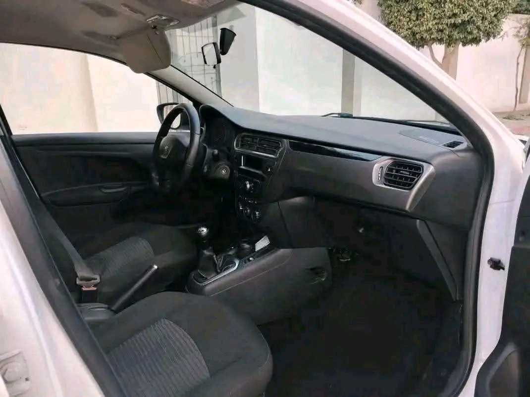 PEUGEOT 301 ACCESS PREMIÈRE MAIN EN EXCELLENT ÉTAT 