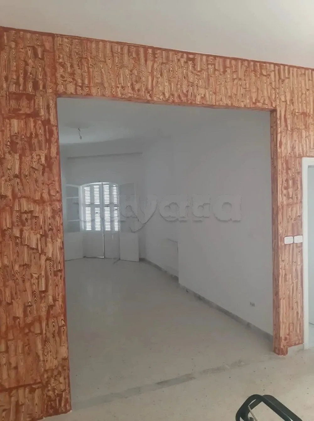 un rdc d'une villa s+4 au a louer situé a manzah 9a prés de centre makni