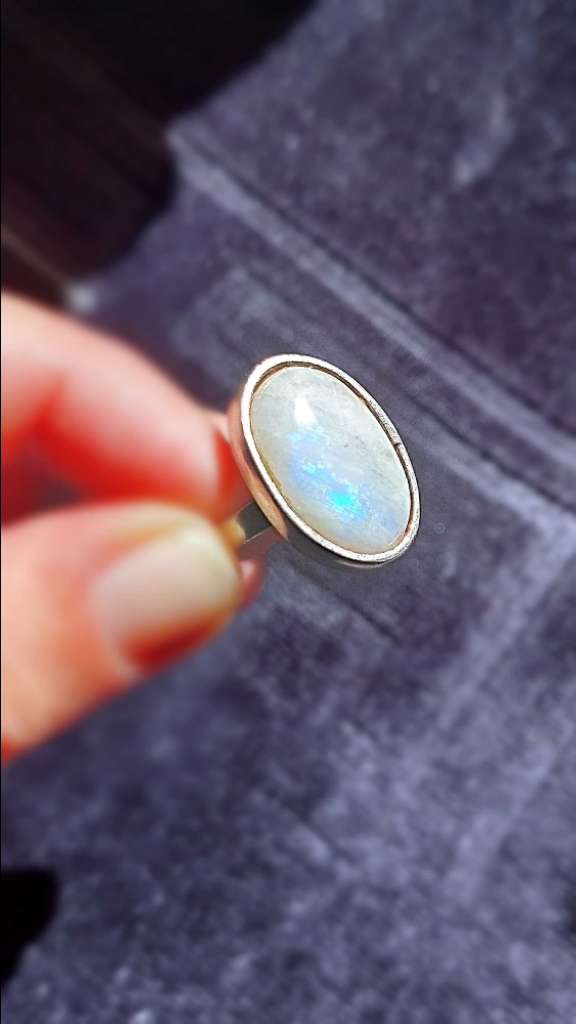 Bague en argent et Pierre de Lune