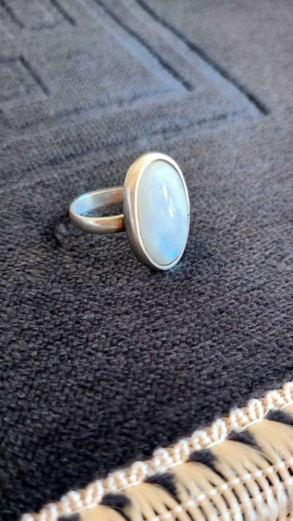 Bague en argent et Pierre de Lune
