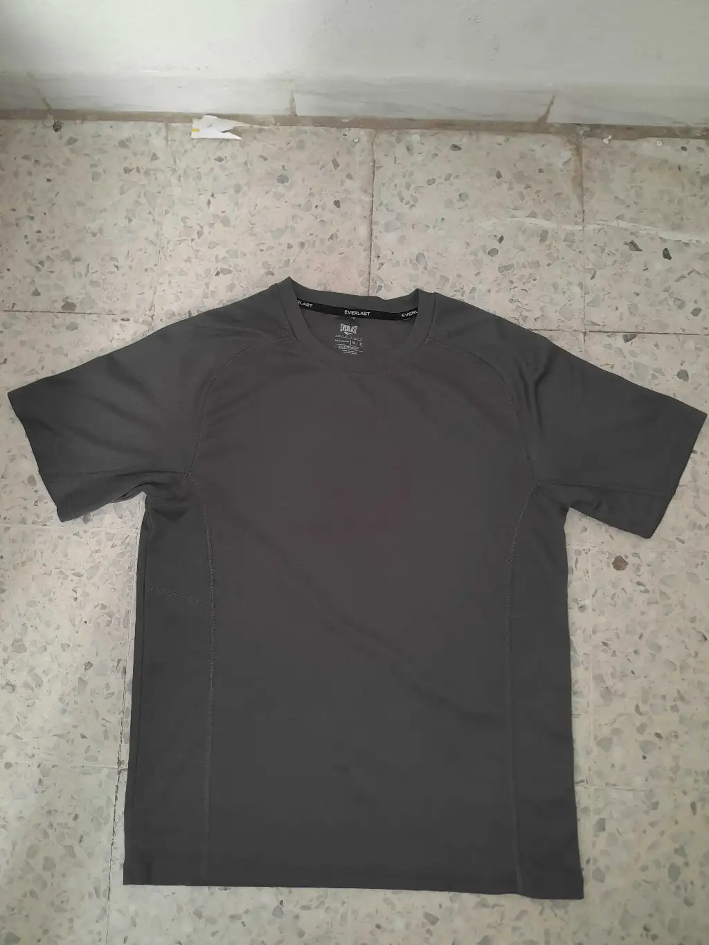 Pull de sport joli et comfort