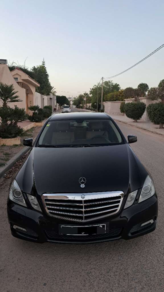 Mercedes E200