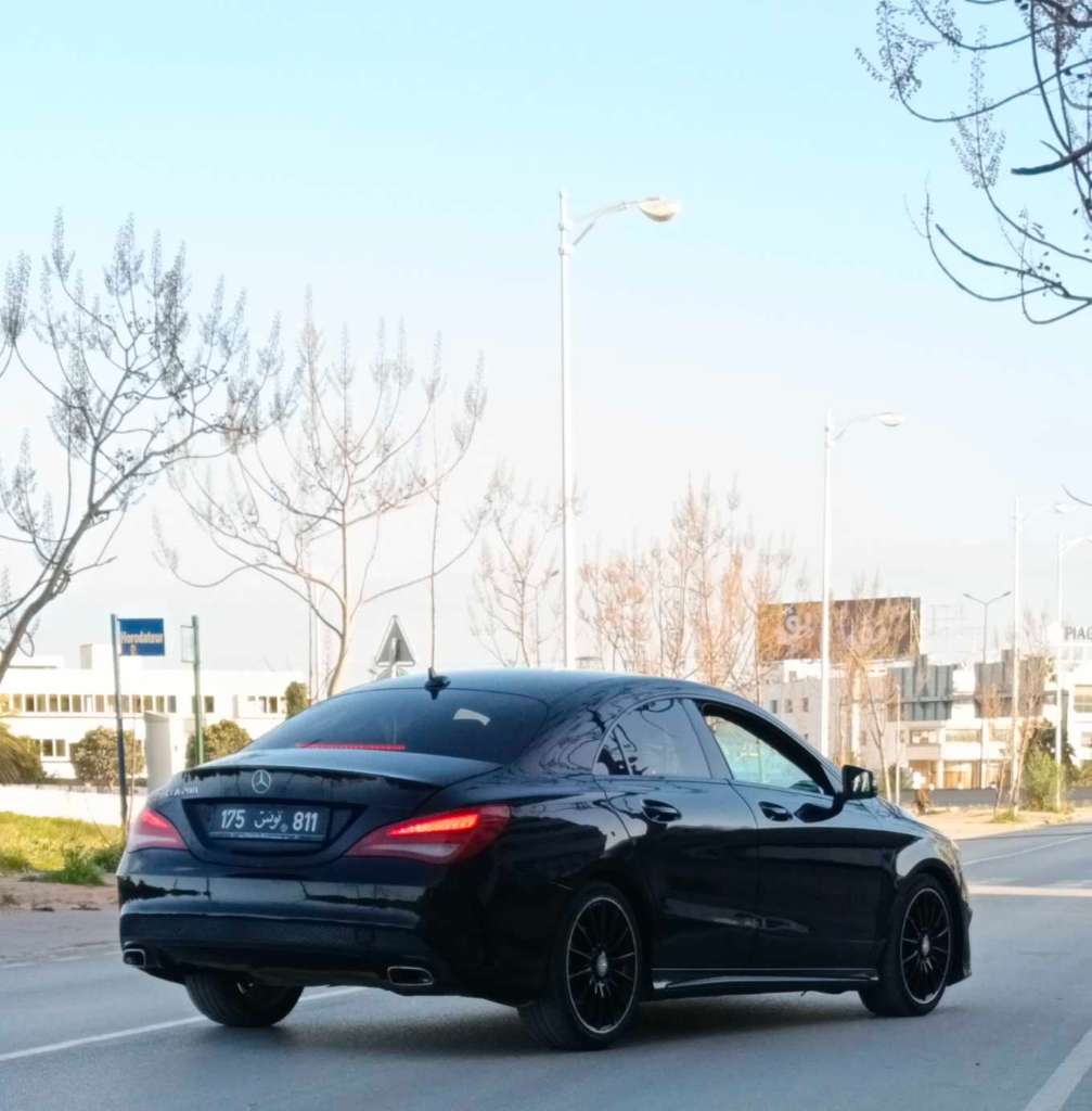 🚘 Mercedes CLA 200 