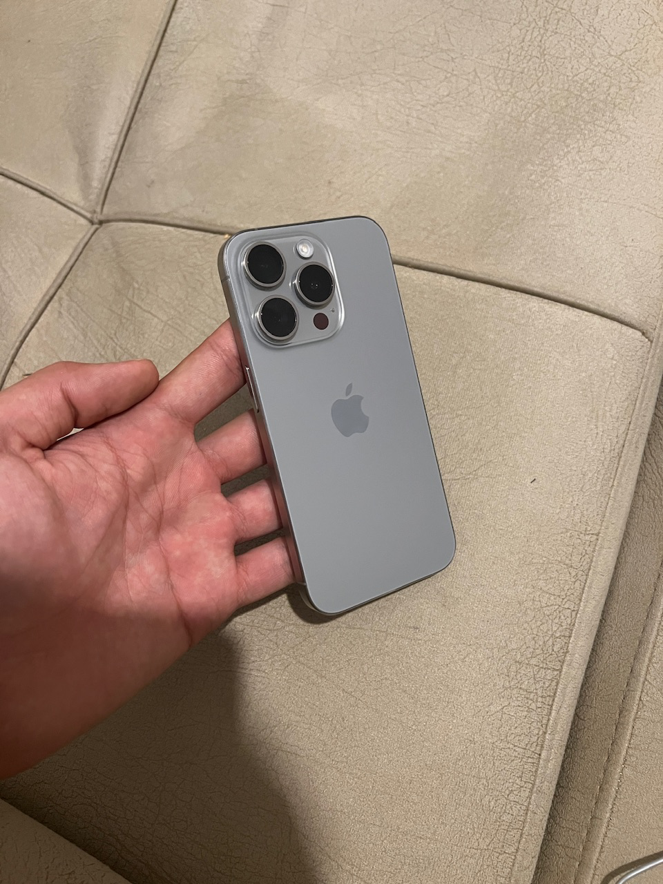iPhone 15 pro 512Go