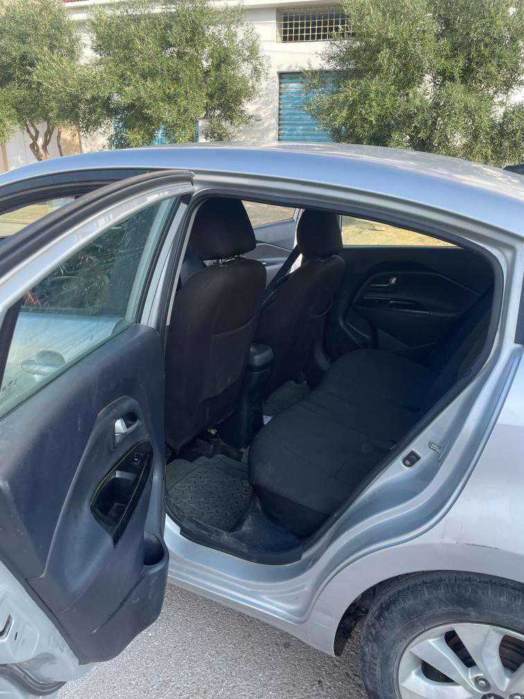Une belle kia rio a vendre 