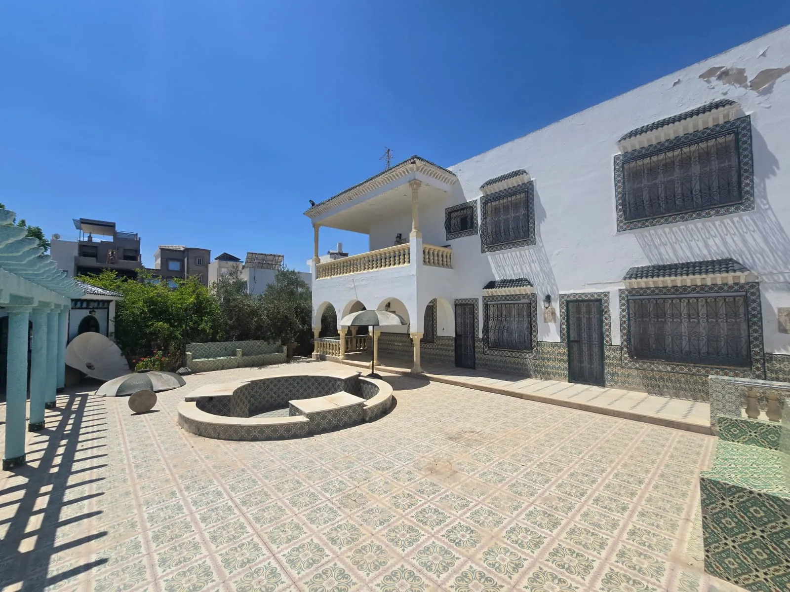 À VENDRE – Magnifique Villa 4000 m² terrain à Chatt Mariem coté mer et sur la route touristique