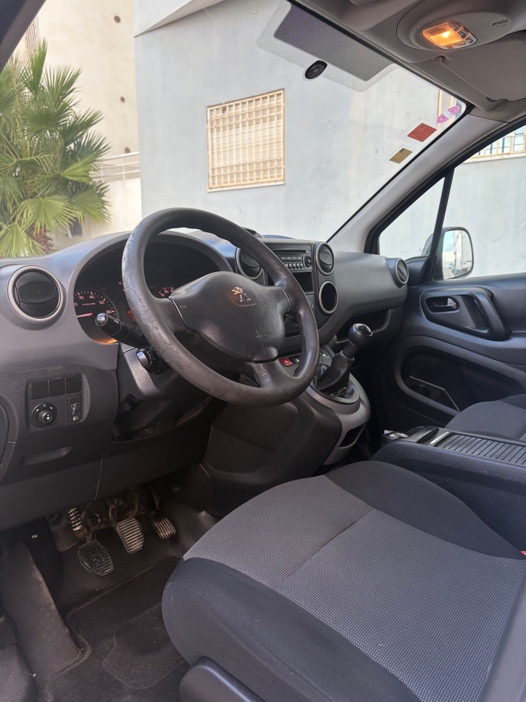 Peugeot partner B9
