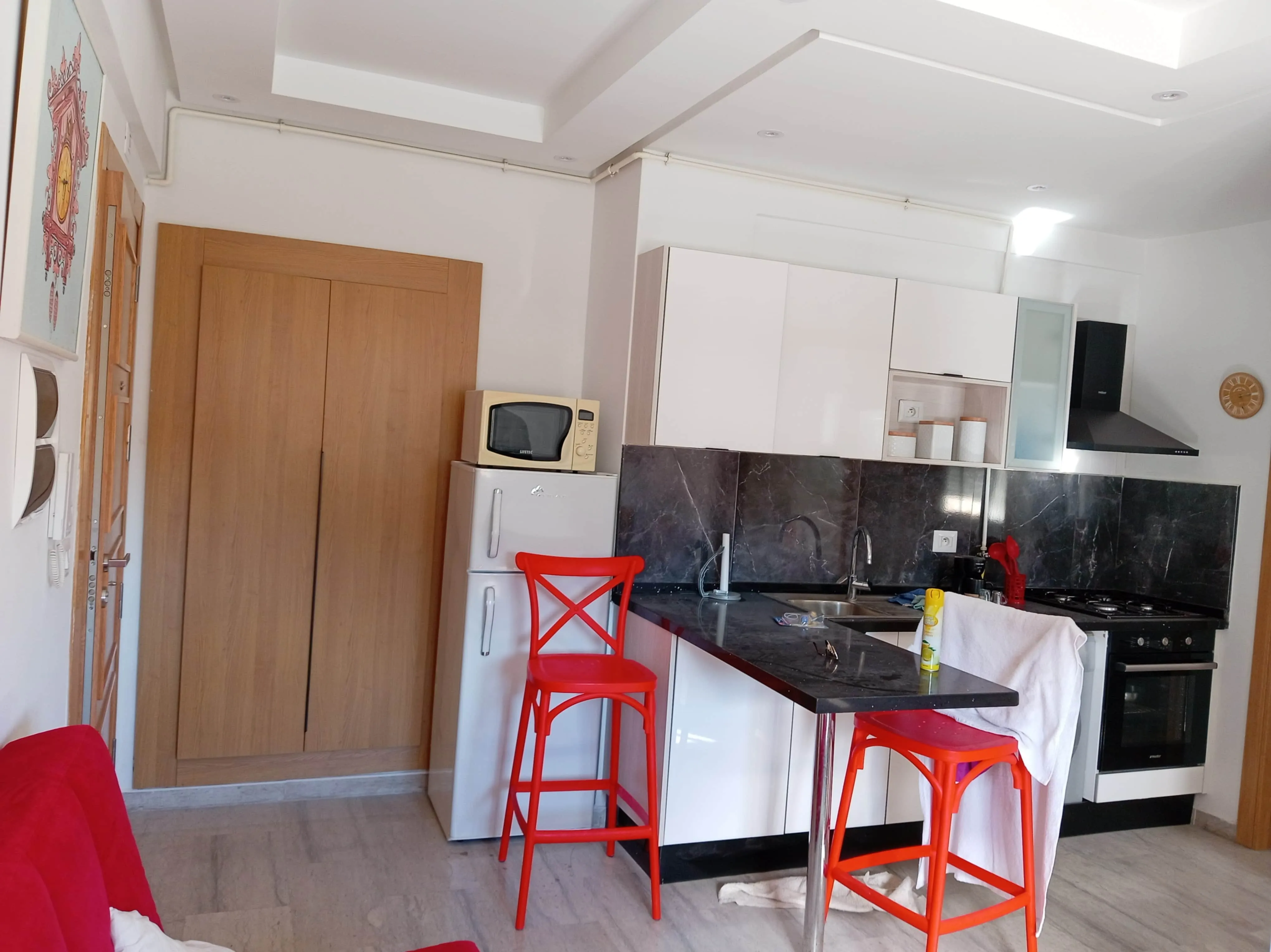 🔴⚫️ APPARTEMENT S+1 MEUBLÉ – RIADH ANDALOUS, ARIANA