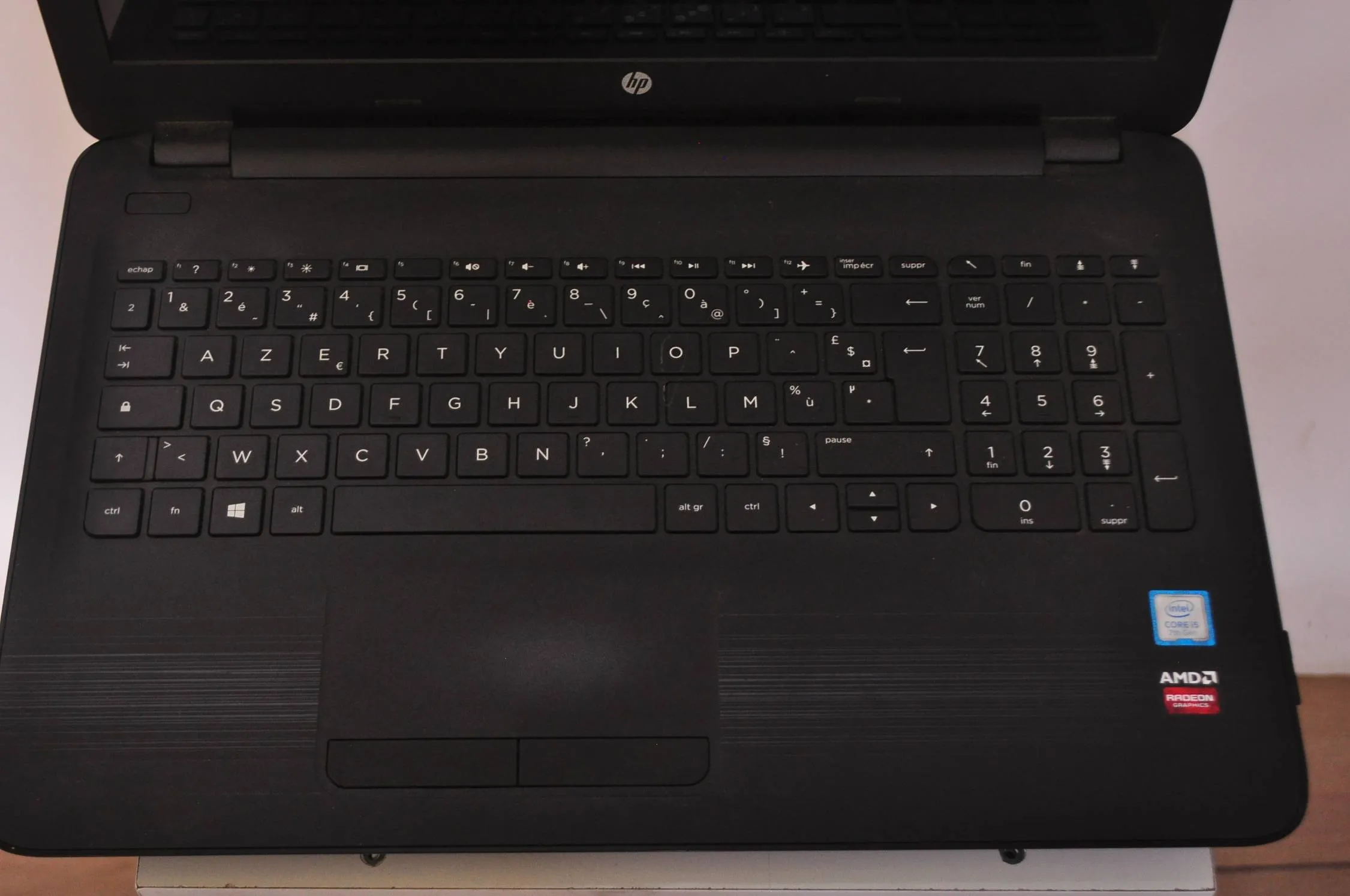 Pc portable HP 15-ay112nk / i5 7é Gén / 8Go/1To/2G AMD R5 M430