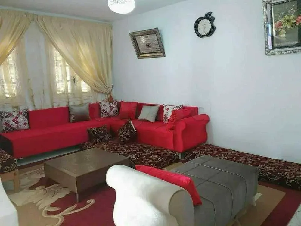 منزل للبيع طابق علوي واسع