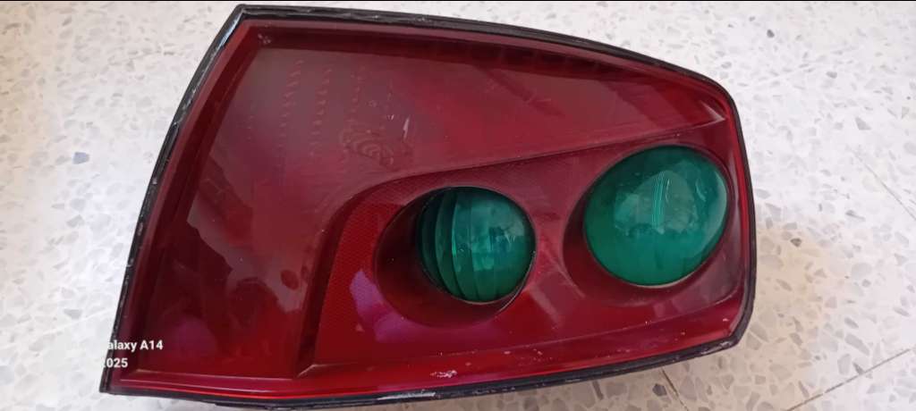 Feu arrière gauche peugeot 407 origine 