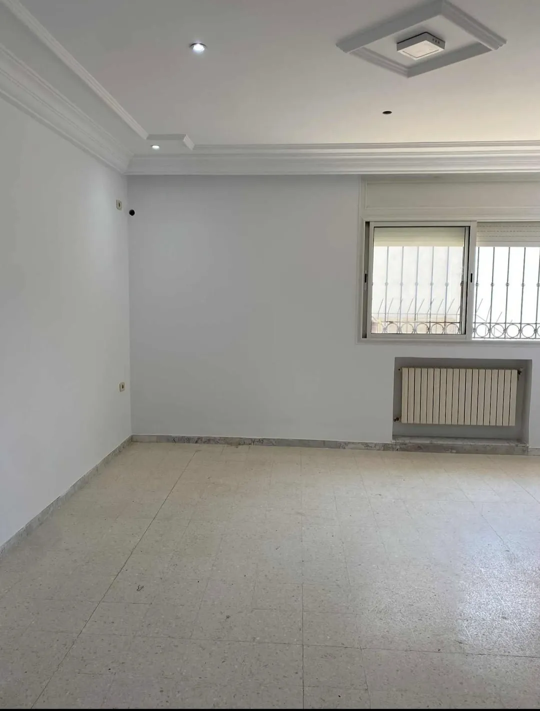 Location S2 vide à El Manar 1