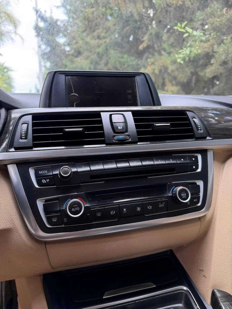 Bmw 3.16i essence boite auto 🔁 on accepte l échange des voitures