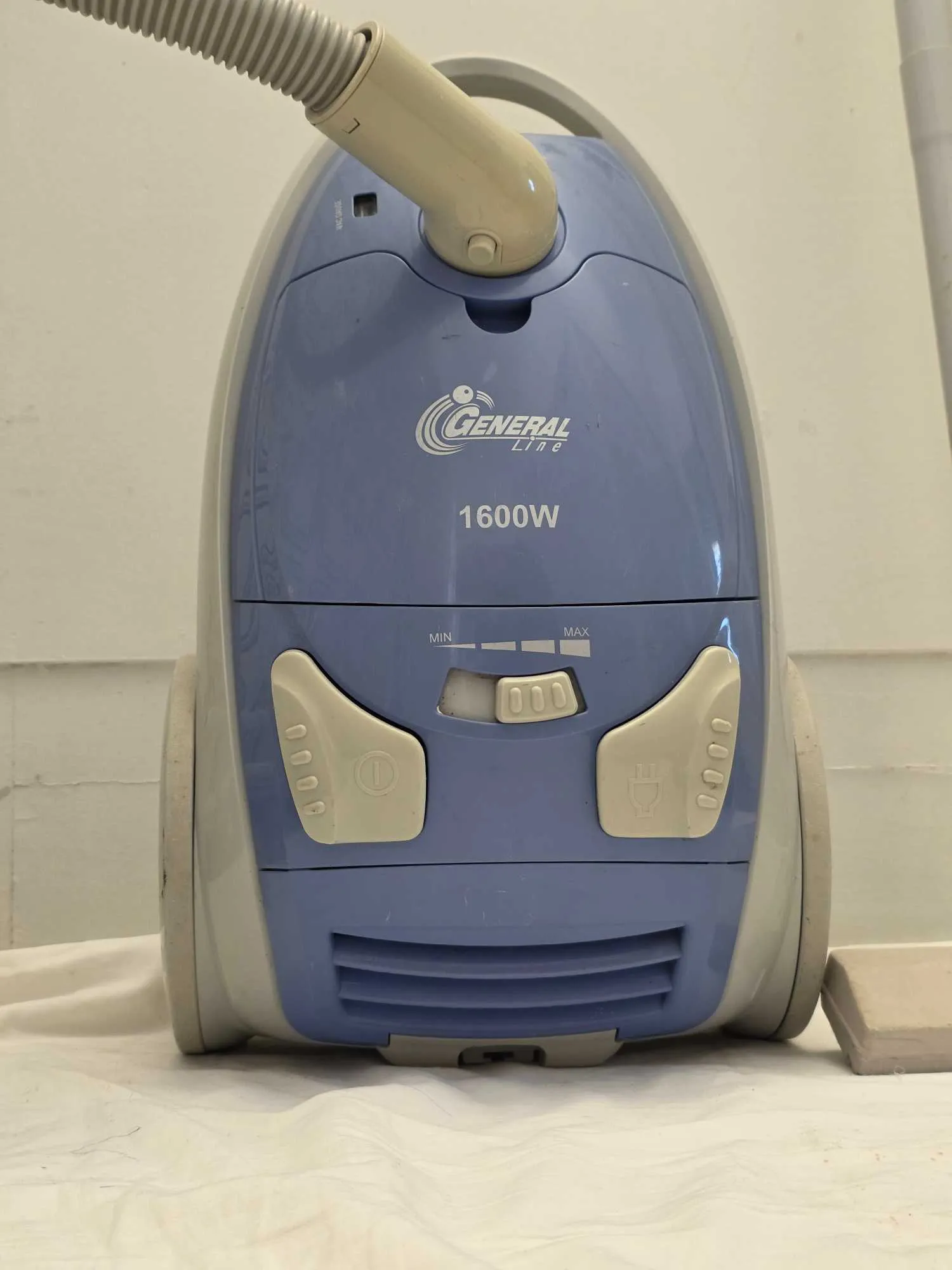Aspirateur Importe de l'Allemagne 1600W