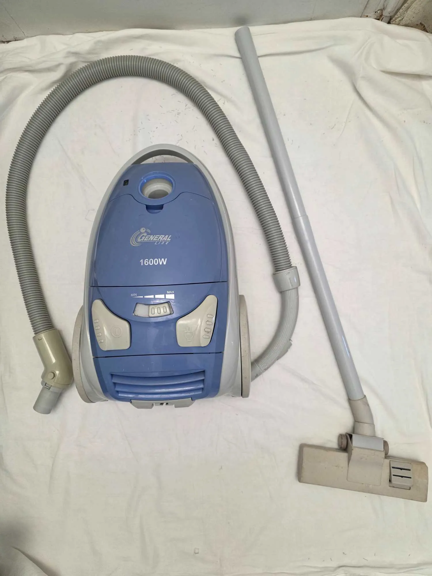 Aspirateur Importe de l'Allemagne 1600W