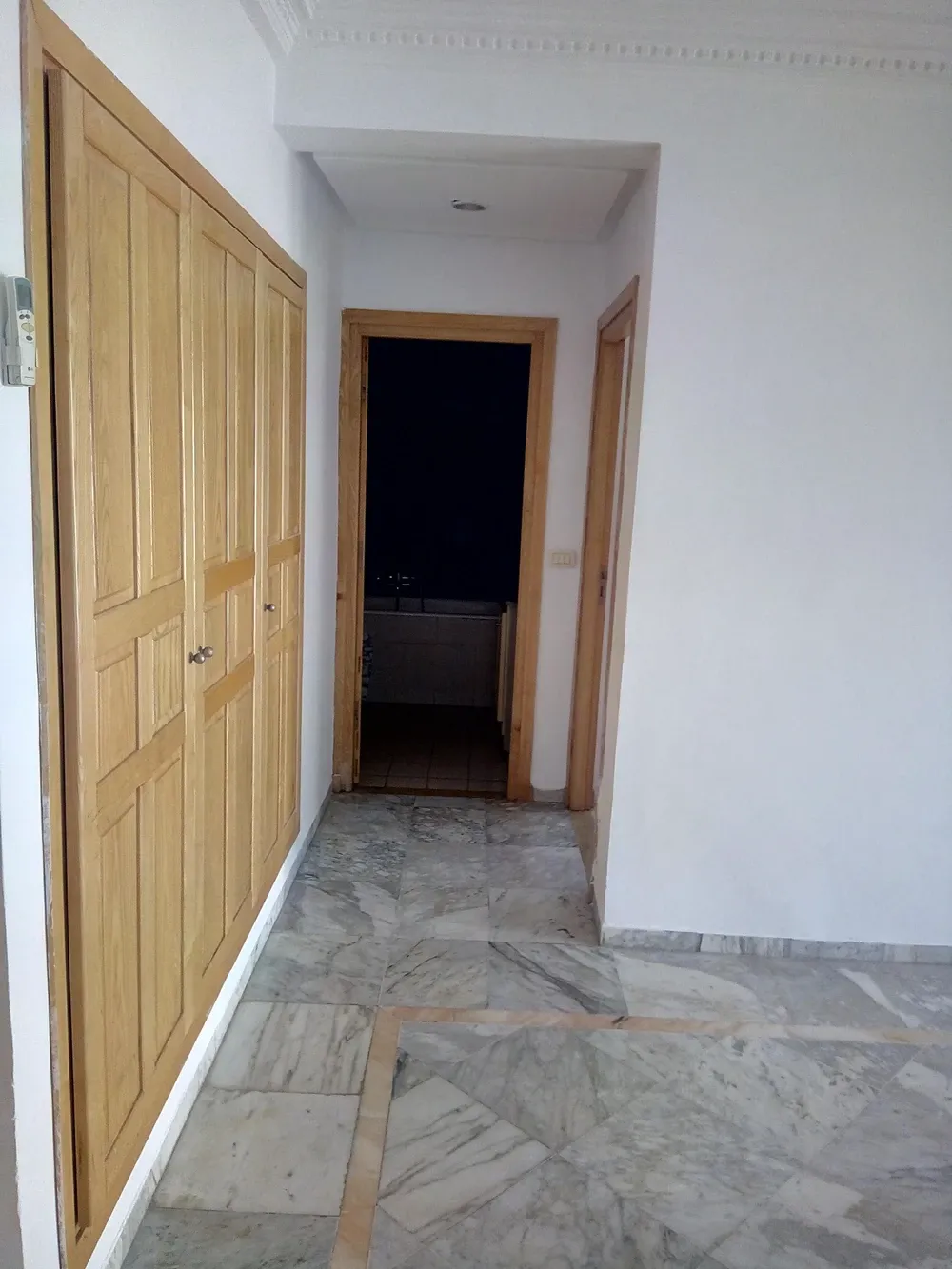  un appartement s+1 au 3éme étage(avec ascenseur) a louer a ennacer 2 en face kiosque total