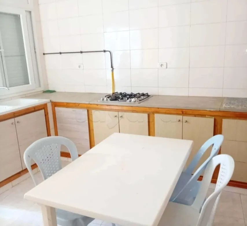 Location S3 vide Ă  El Manar 1