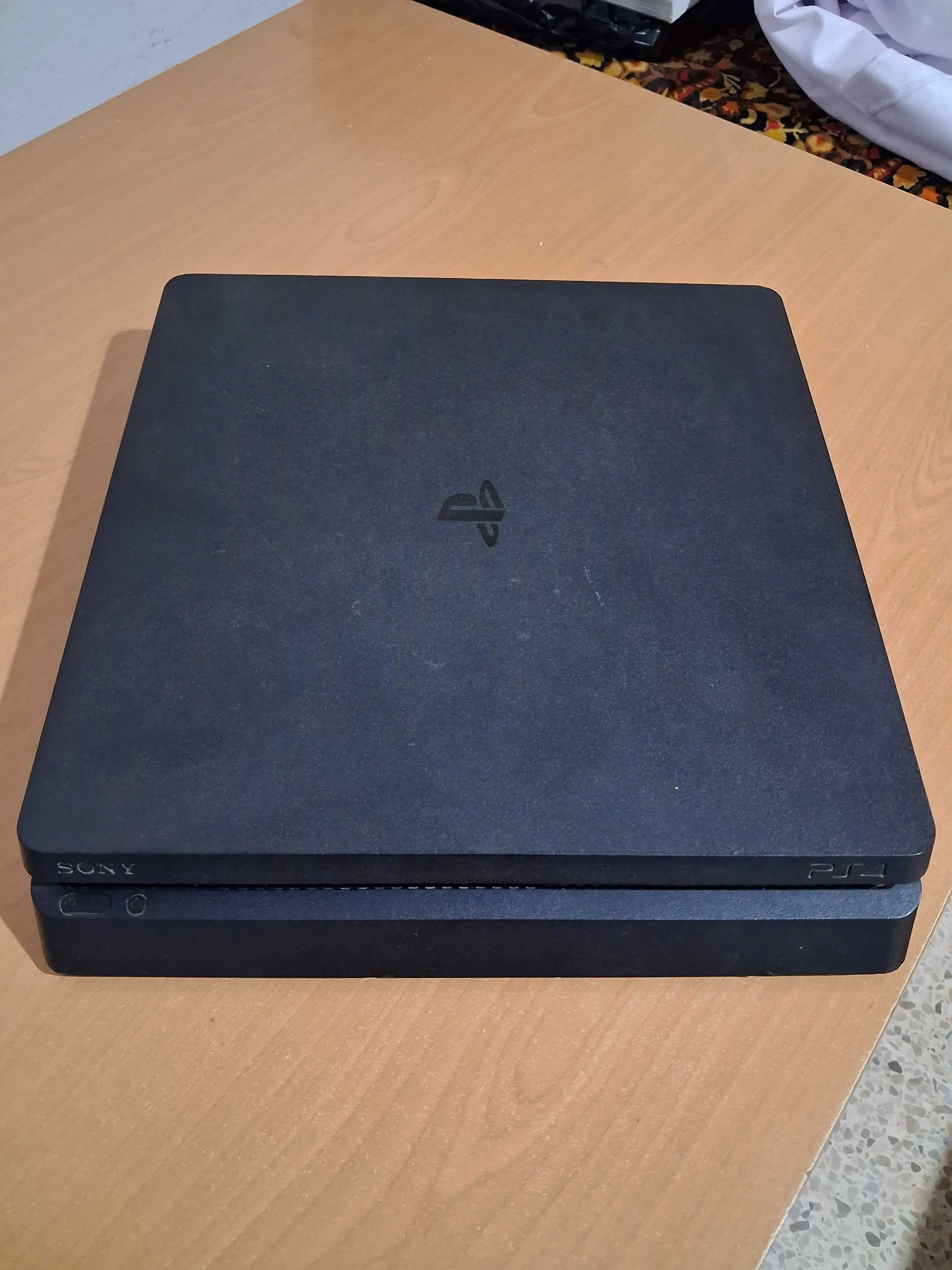 PS4 SLIM 1tr