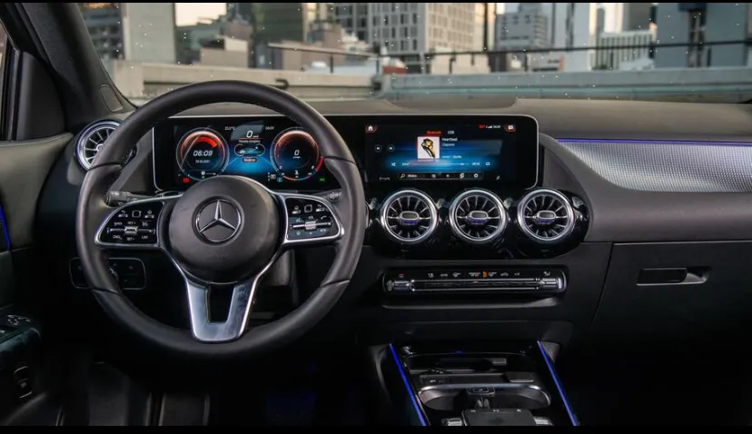 MERCEDES-BENZ GLA 200 AMG LINE – 22025