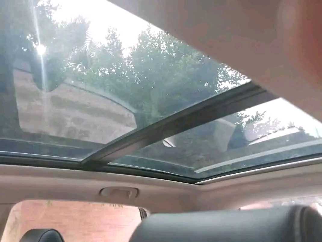 A VENDRE OU ÉCHANGE MG ZS BOÎTE AUTOMATIQUE 