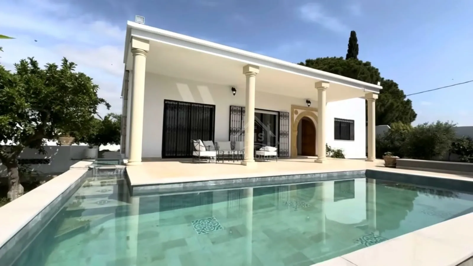 Charmante villa avec piscine à vendre à hammamet 51355351