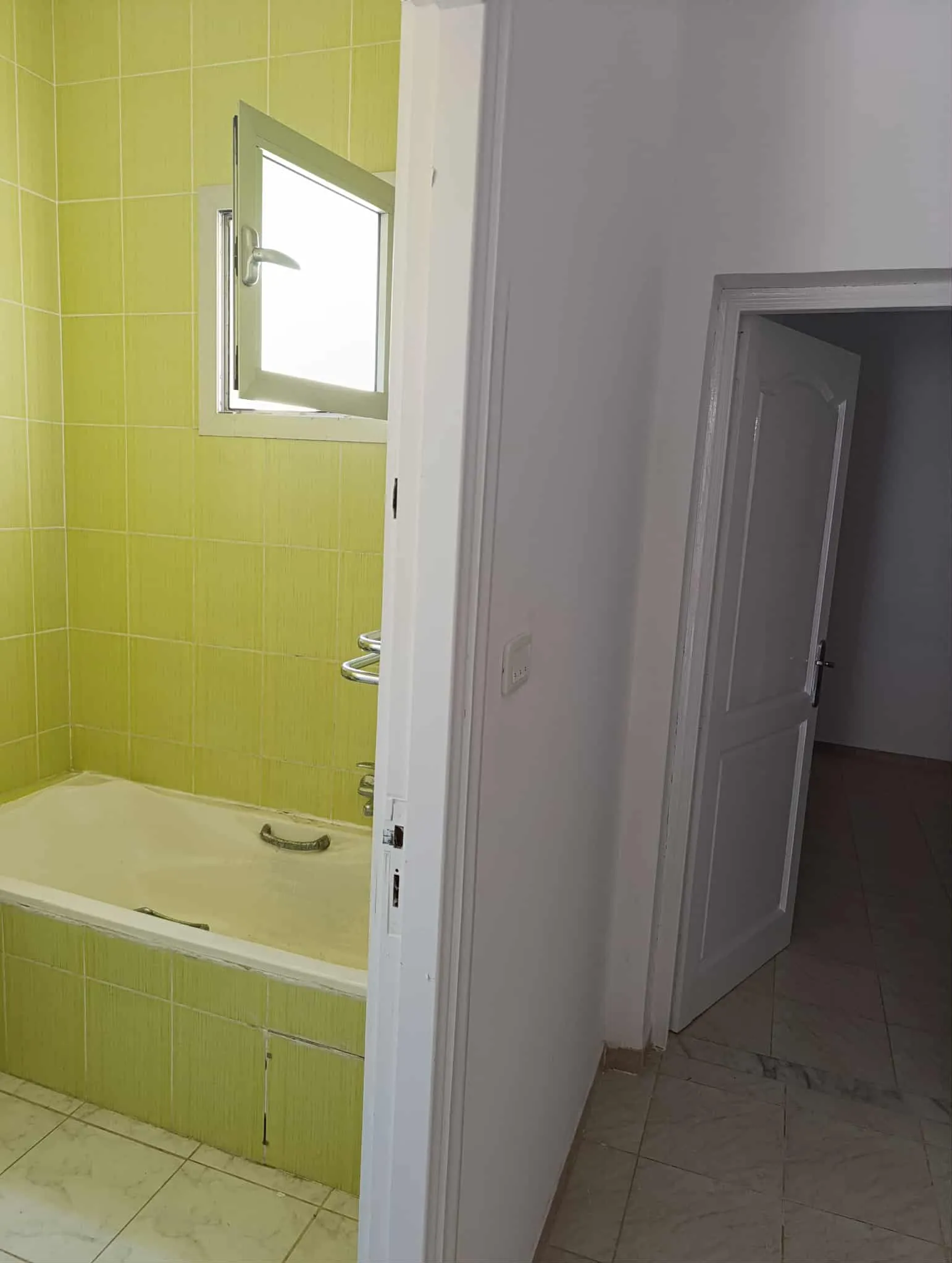 Appartement s+2 au début de la corniche , hay saha Bizerte