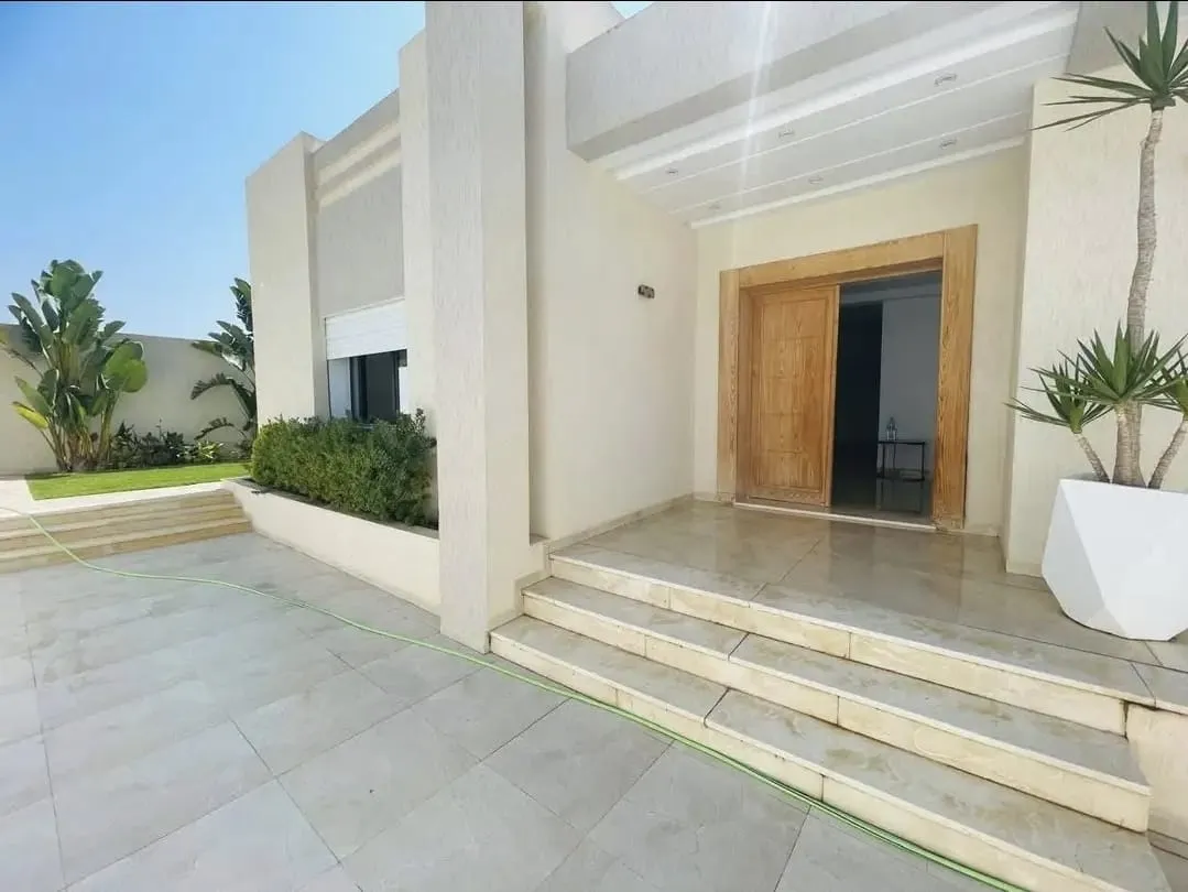 Une Villa moderne haut standing à Chatt Mariem Sousse Vue mer