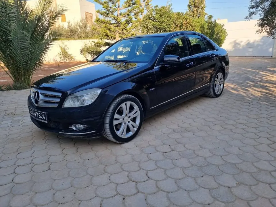 Mercedes-Benz C180 (W204) للبيع