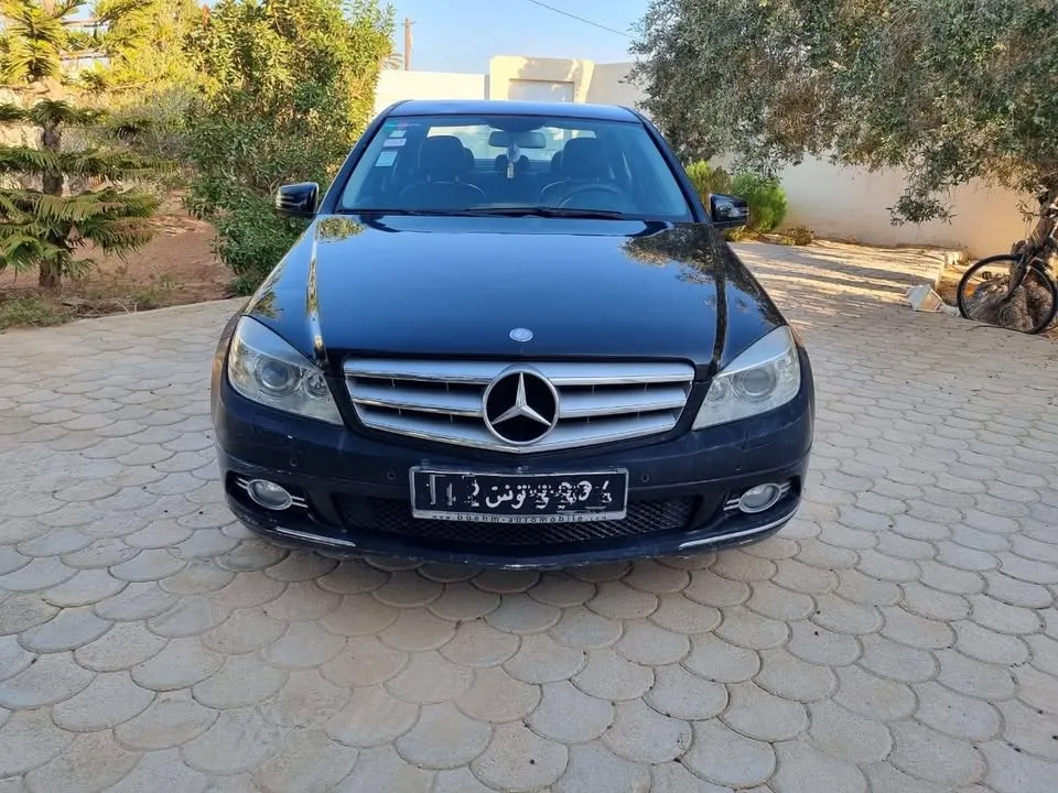 Mercedes-Benz C180 (W204) للبيع