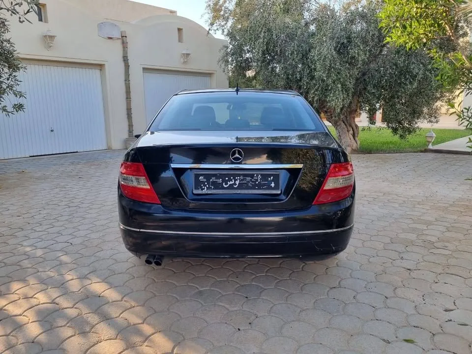 Mercedes-Benz C180 (W204) للبيع