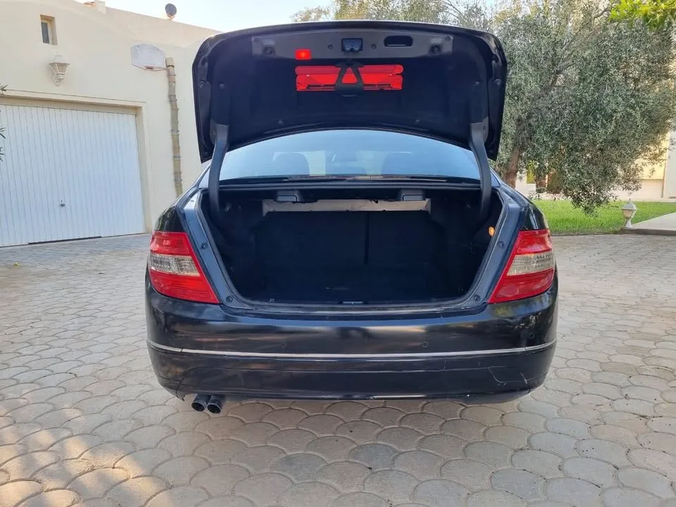 Mercedes-Benz C180 (W204) للبيع