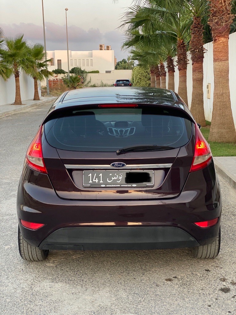 Ford fiesta titanium premiere main