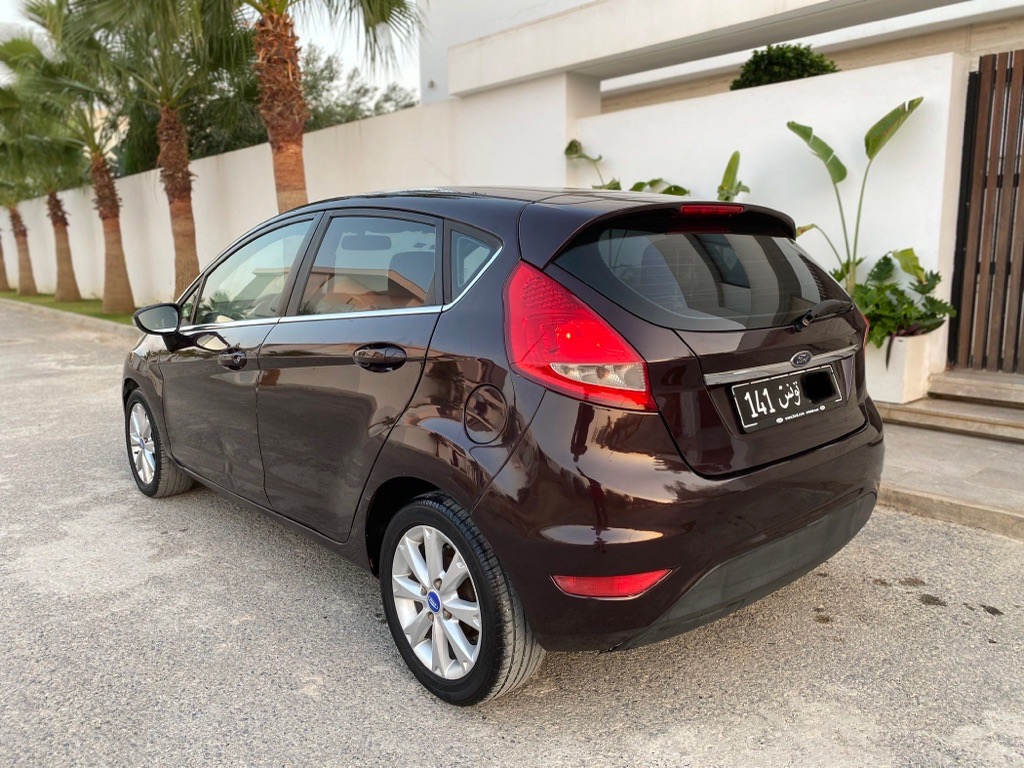 Ford fiesta titanium premiere main